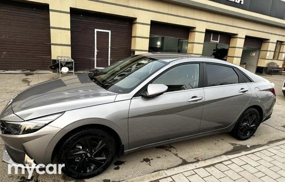 Hyundai Elantra 2022