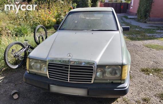 Mercedes-Benz E-Класс 1989