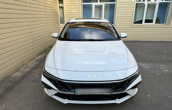 Hyundai Elantra 2024