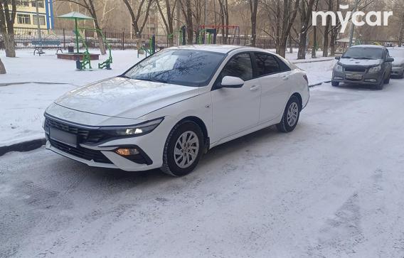 Hyundai Elantra 2024