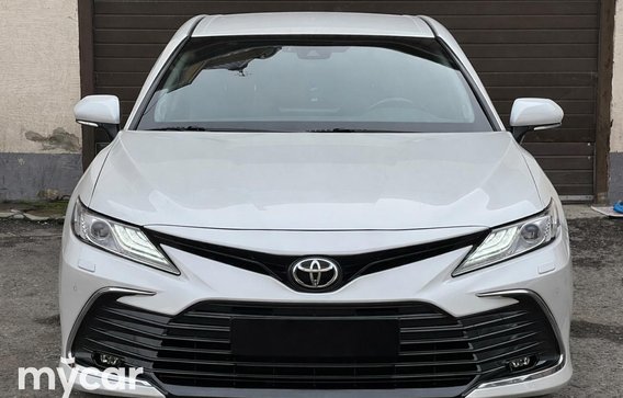 Toyota Camry 2021