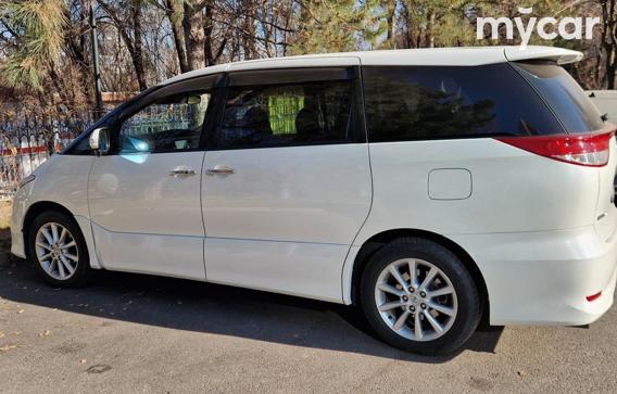Toyota Estima 2010