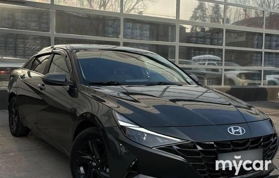 Hyundai Elantra 2023