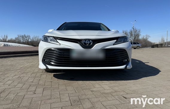 Toyota Camry 2019