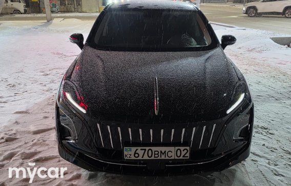 Hongqi E-QM5 2025