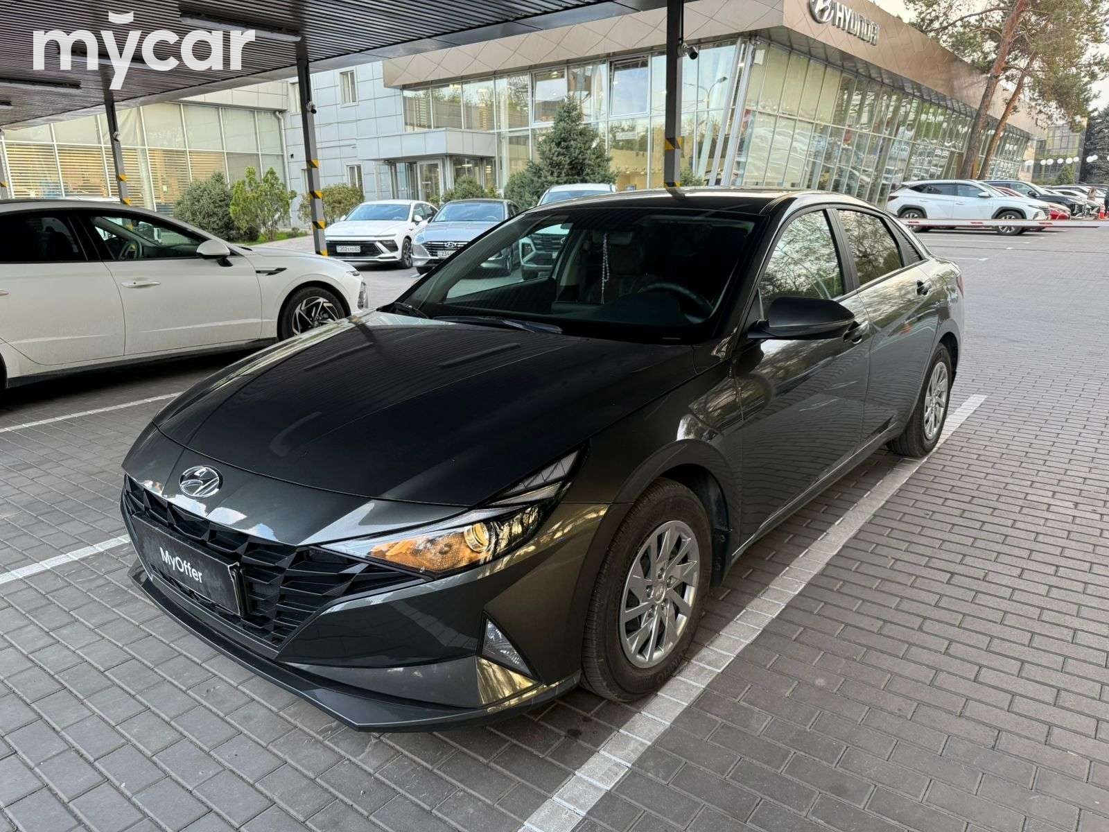 Hyundai Elantra 2023