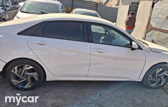 Hyundai Elantra 2023