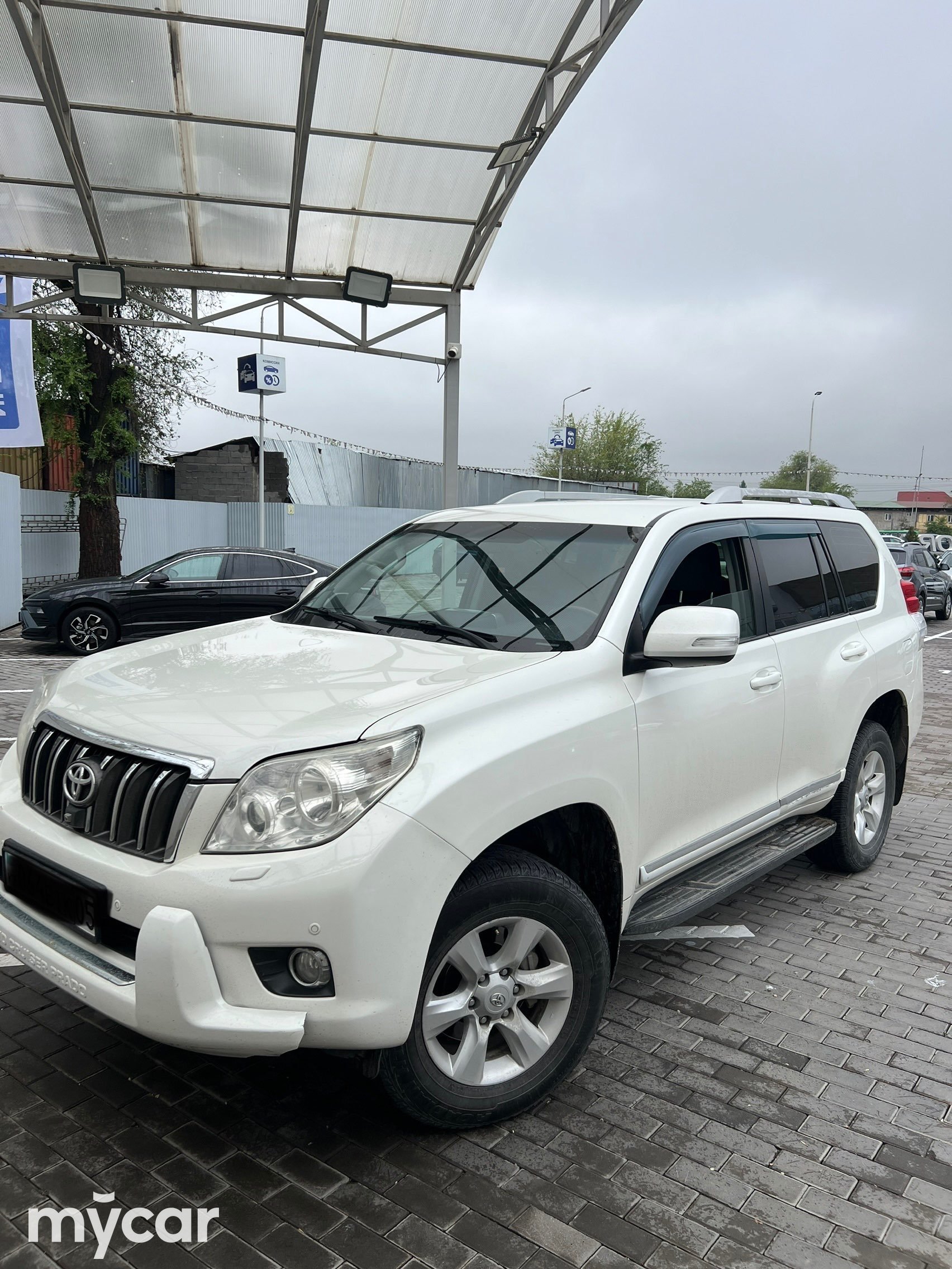 Toyota Land Cruiser Prado 2011