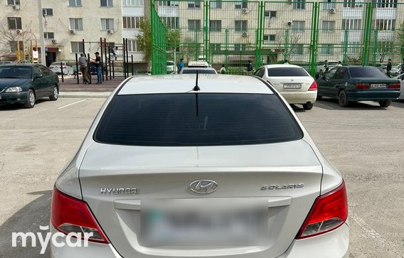 Hyundai Accent 2014