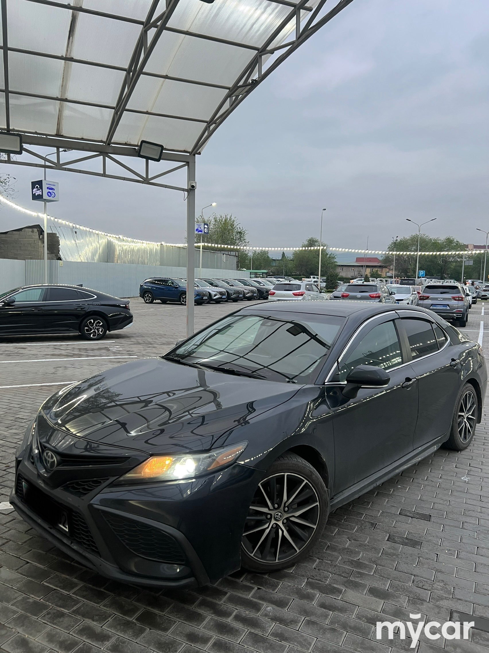 Toyota Camry 2021