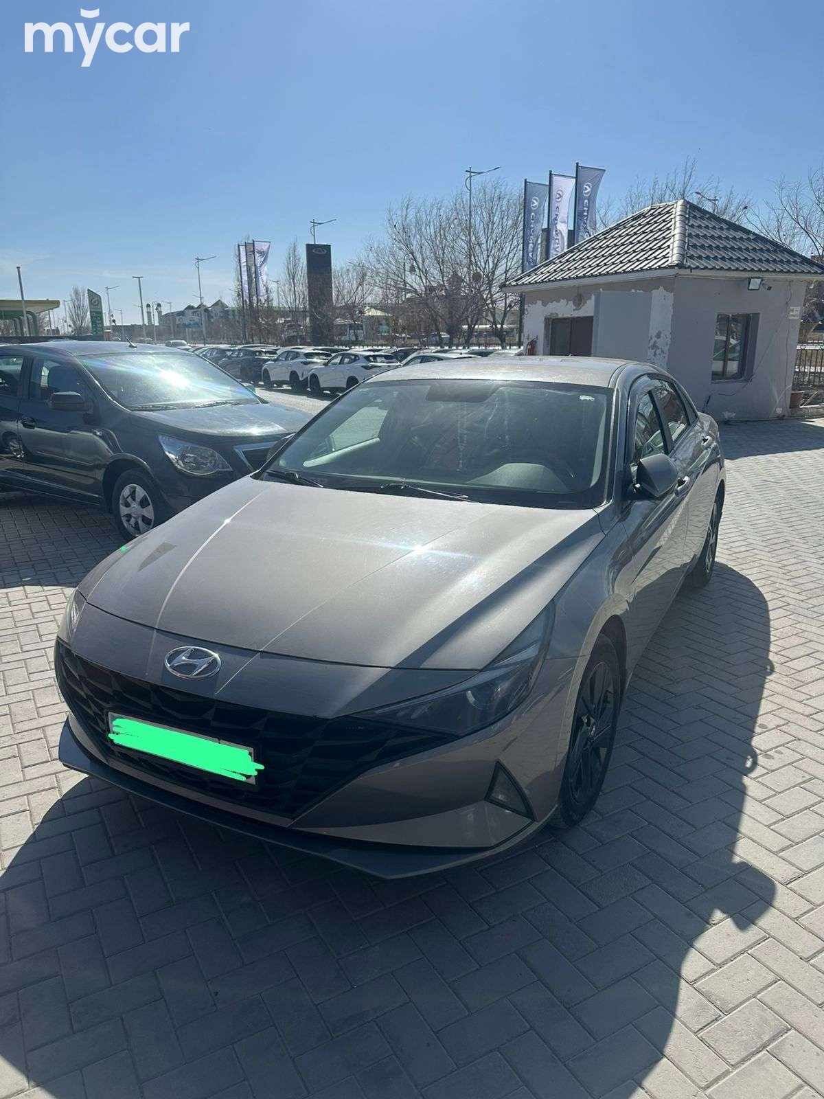 Hyundai Elantra 2022