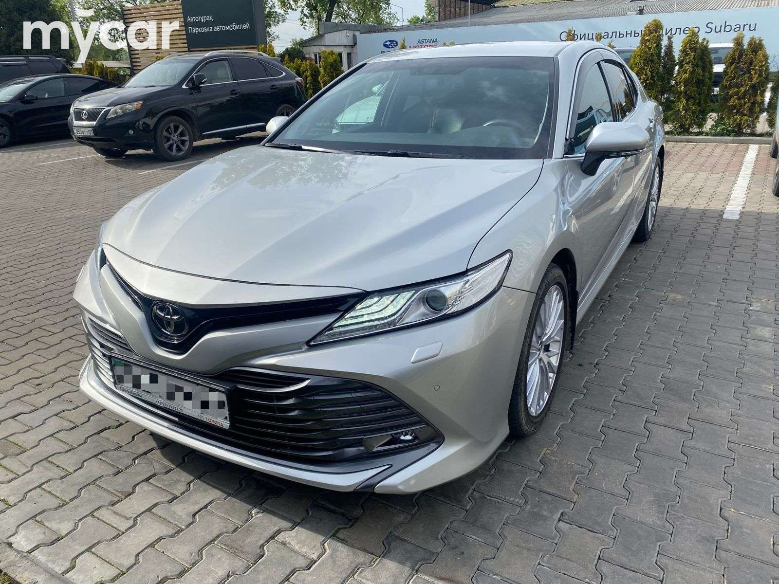 Toyota Camry 2019