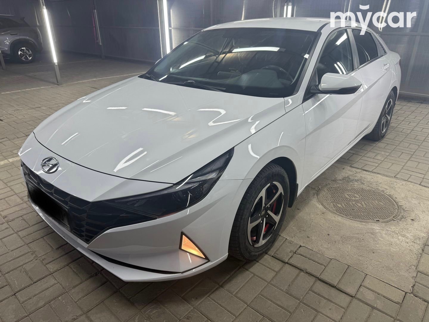 Hyundai Elantra 2023