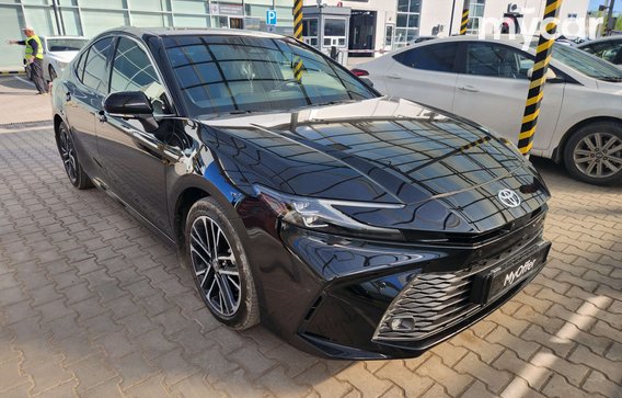 Toyota Camry 2025