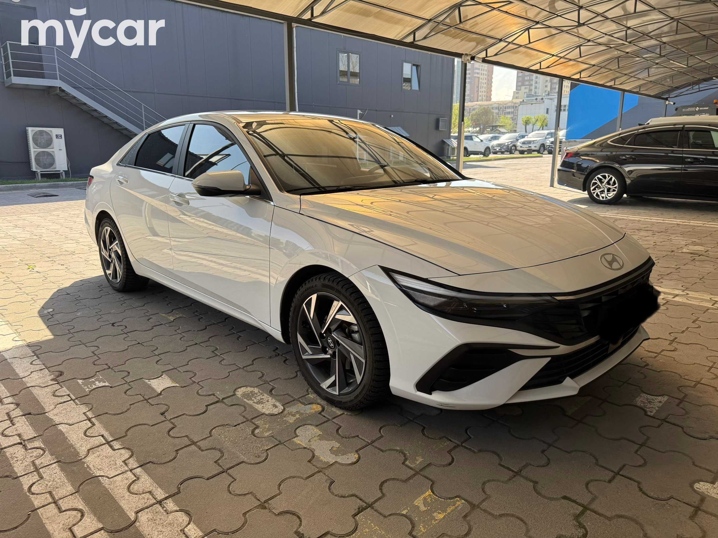 Hyundai Elantra 2023