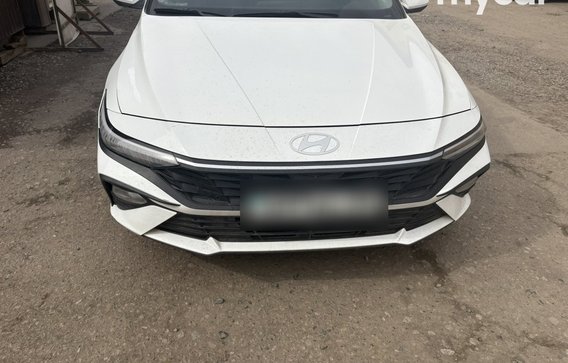 Hyundai Elantra 2024