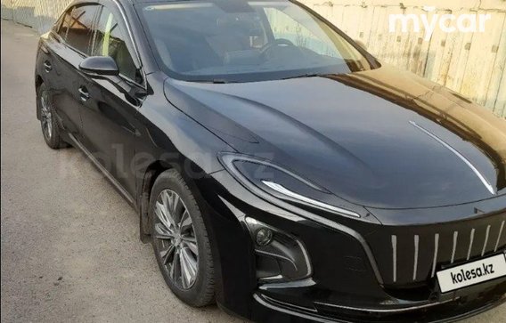 Hongqi E-QM5 2024