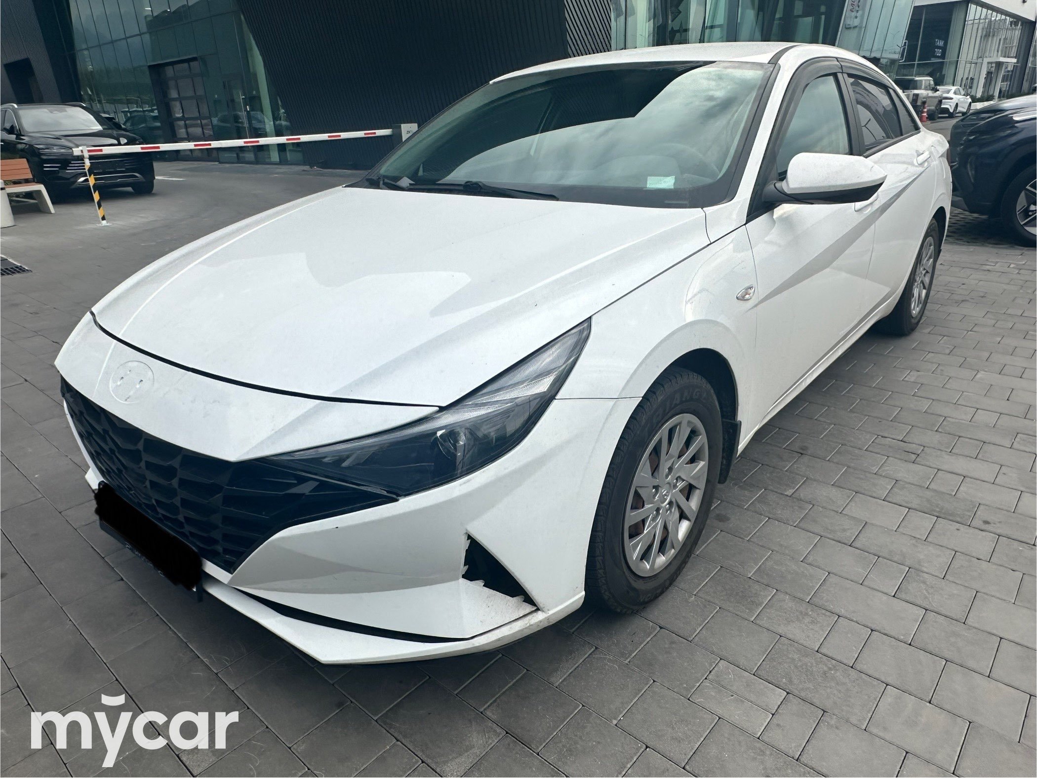 Hyundai Elantra 2022