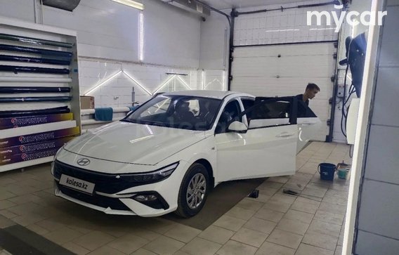 Hyundai Elantra 2024
