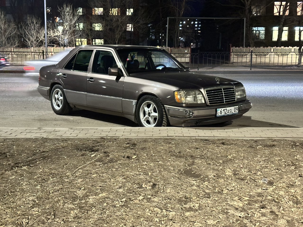 Mercedes-Benz E-Класс 1993