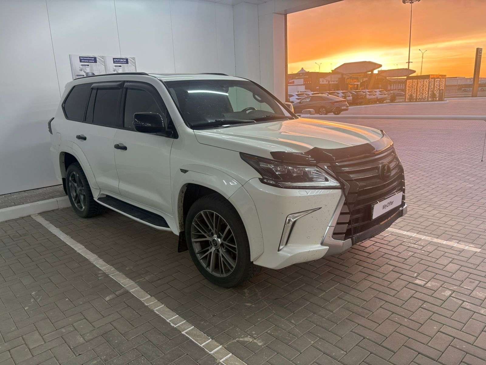 Lexus LX 2016