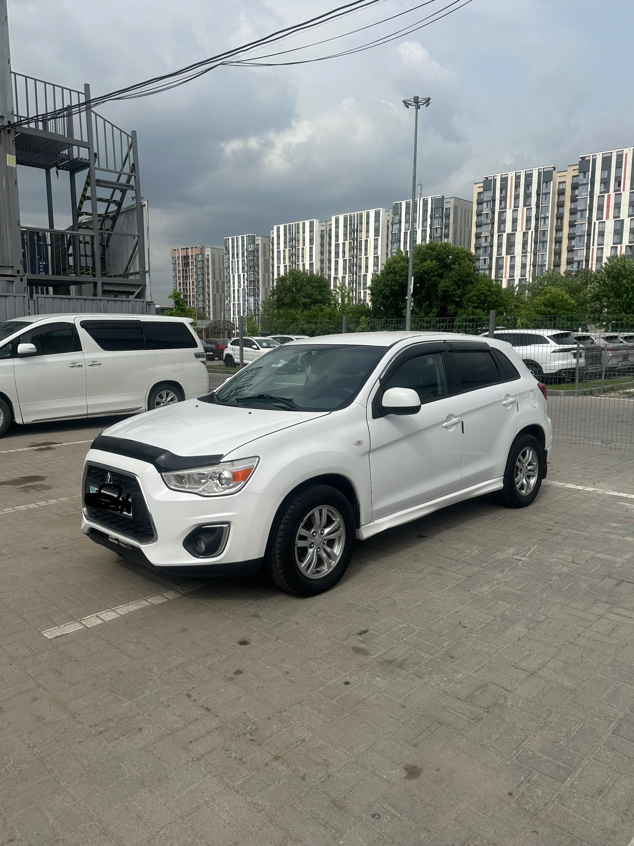 Mitsubishi Outlander 2011