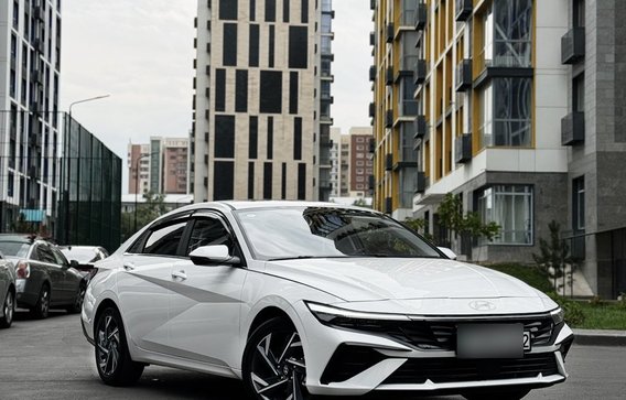 Hyundai Elantra 2024