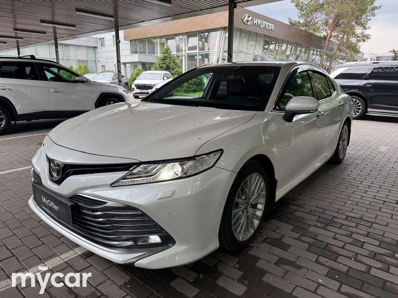 Toyota Camry 2019