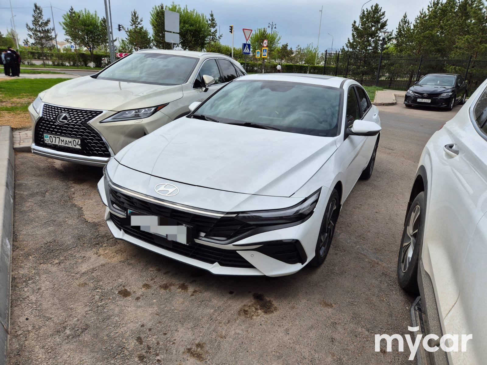 Hyundai Elantra 2024