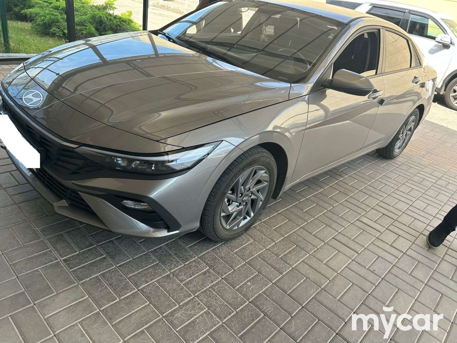 Hyundai Elantra 2025
