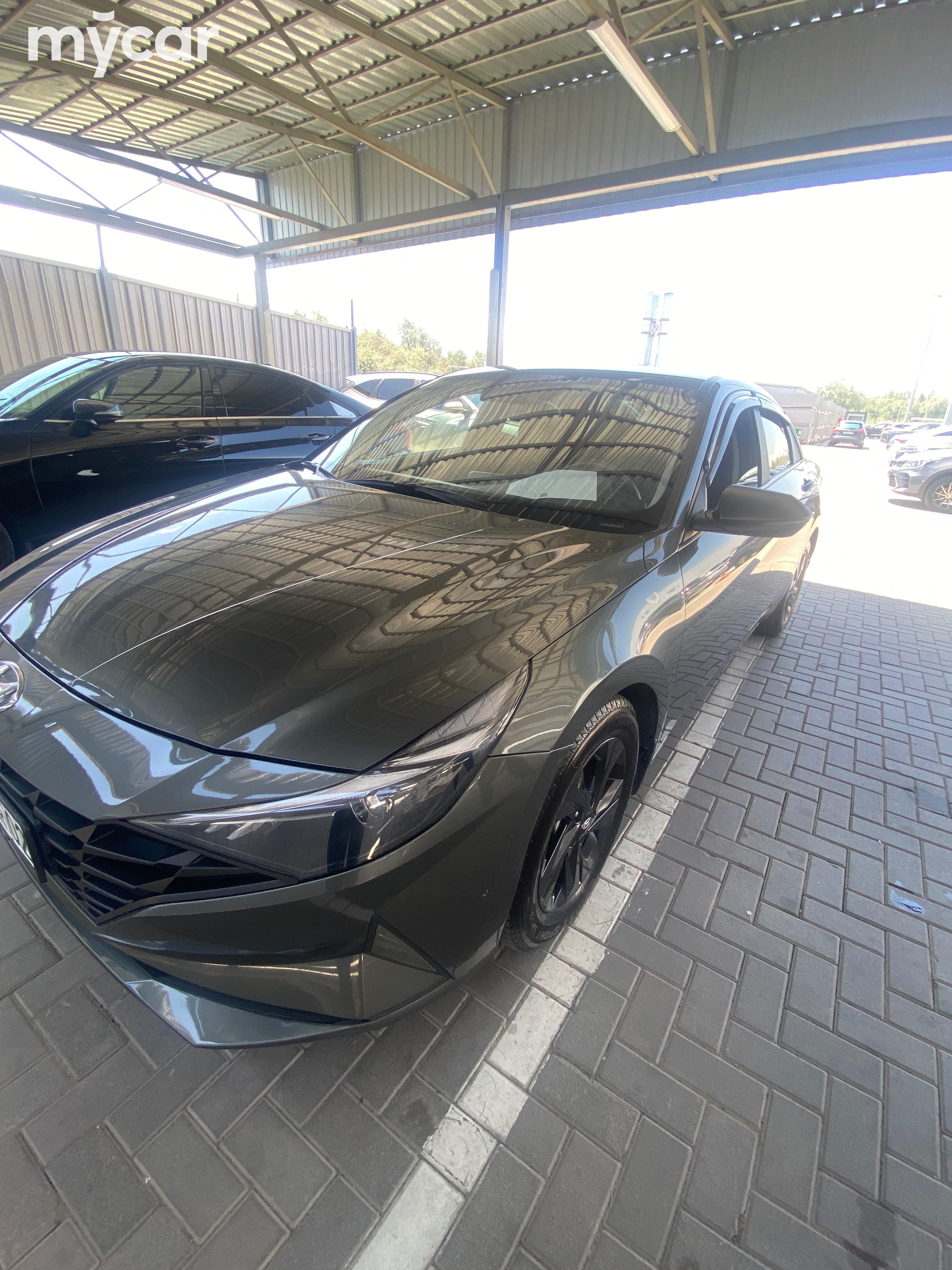 Hyundai Elantra 2022