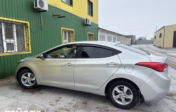 Hyundai Elantra 2011