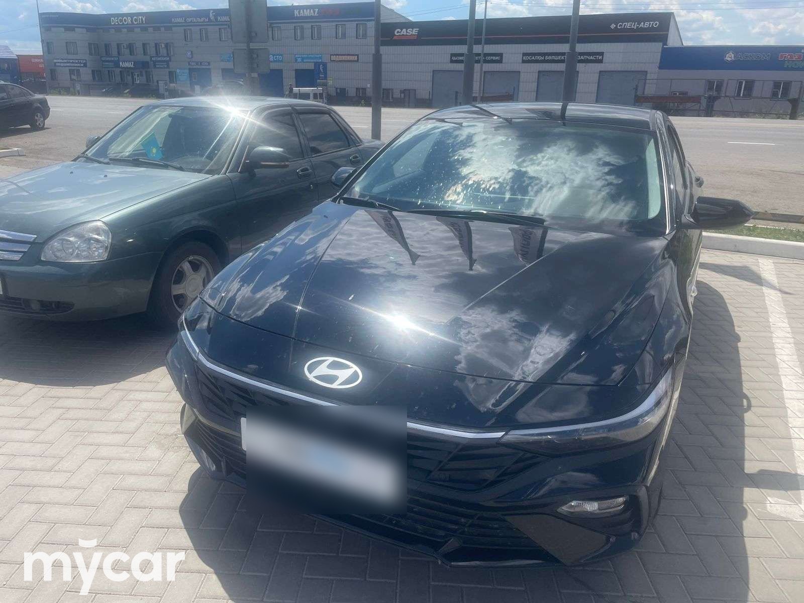 Hyundai Elantra 2025