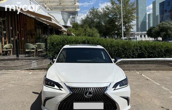 Lexus ES 2019