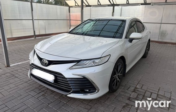Toyota Camry 2021