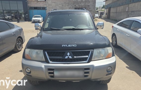Mitsubishi Pajero 2005
