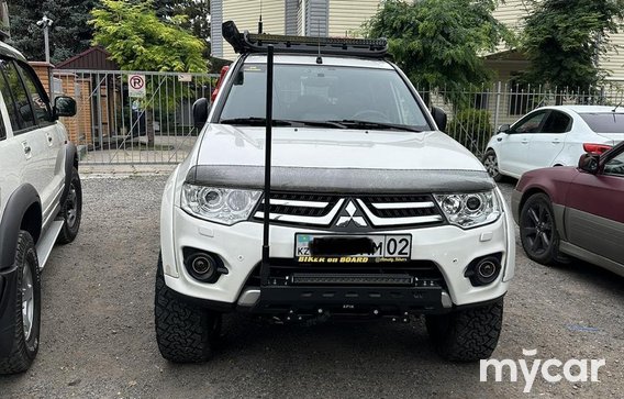Mitsubishi Pajero Sport 2014