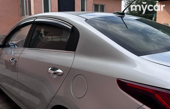 Kia Rio 2021