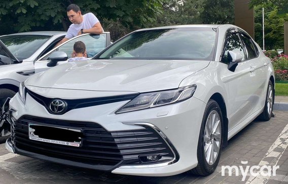 Toyota Camry 2023