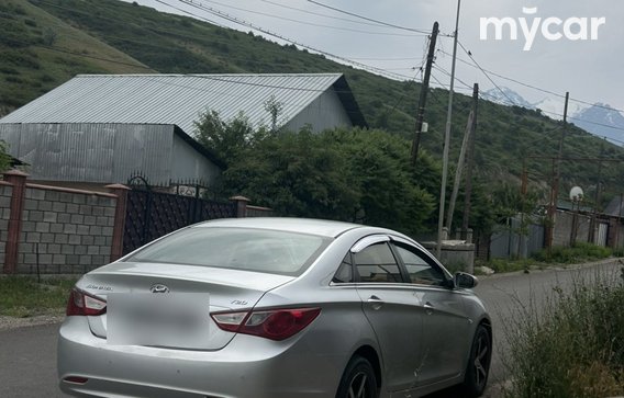 Hyundai Sonata 2011