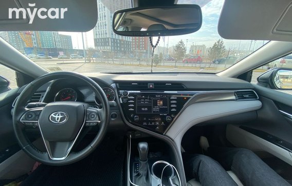 Toyota Camry 2020