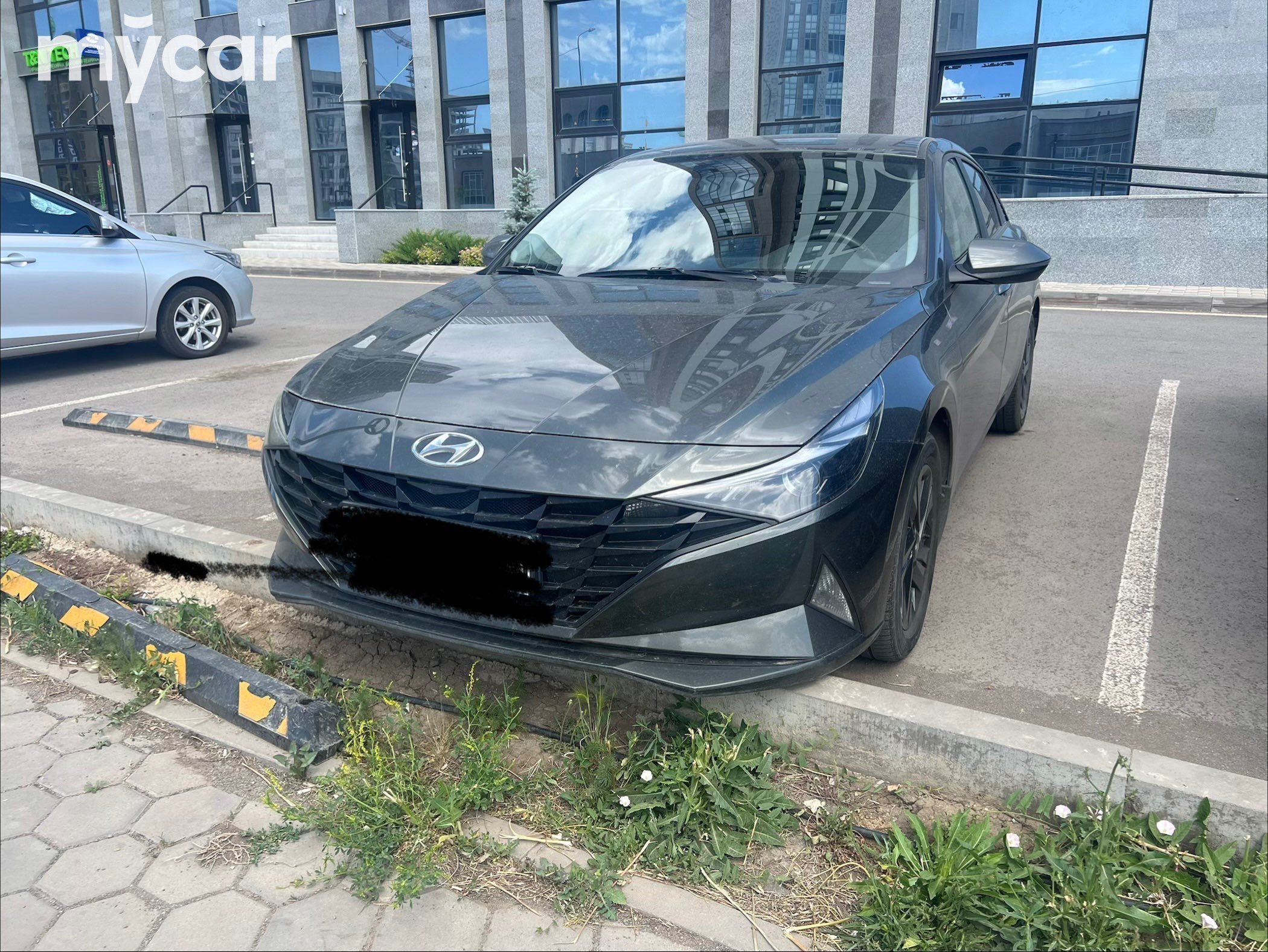Hyundai Elantra 2023