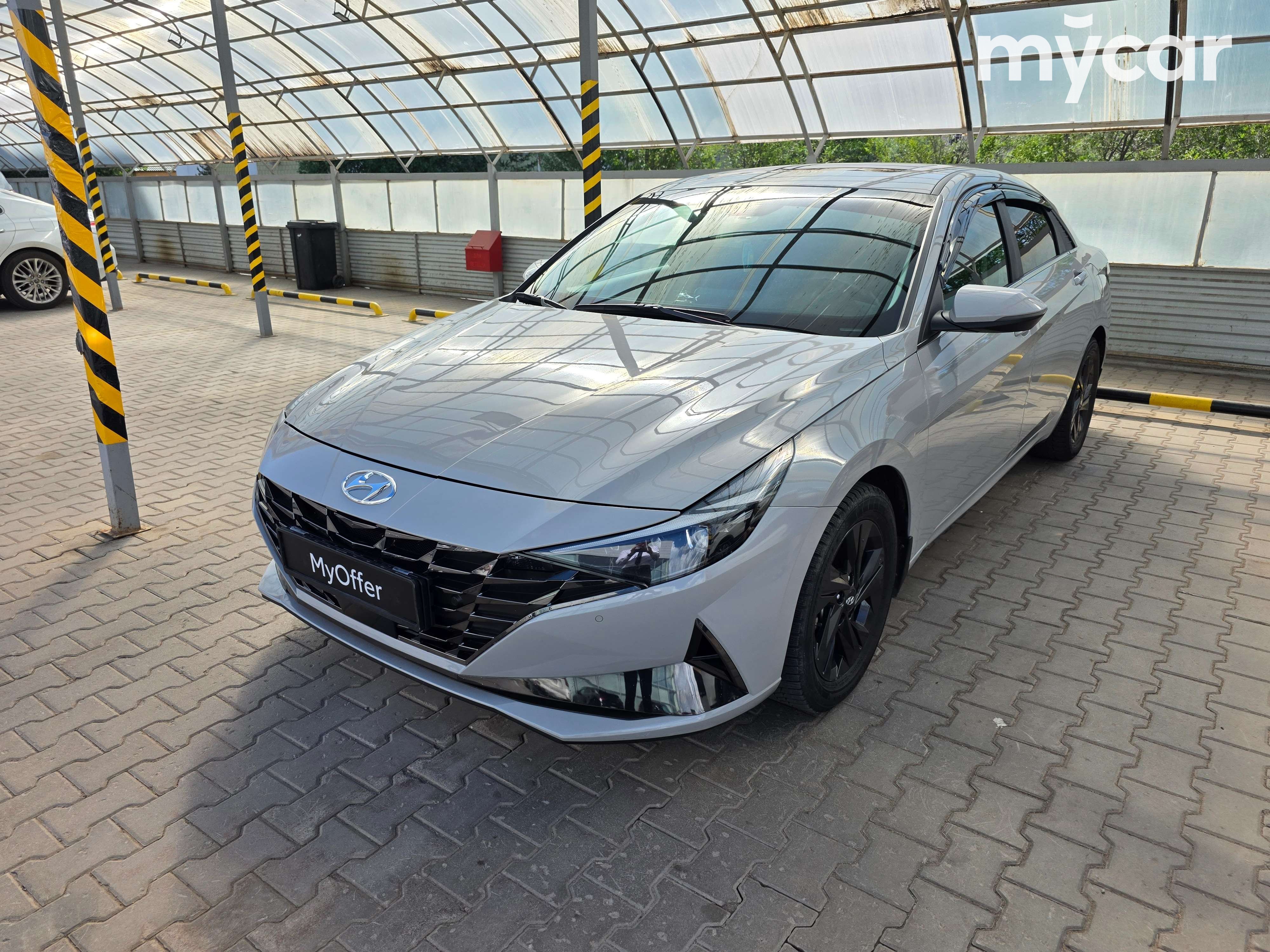 Hyundai Elantra 2023