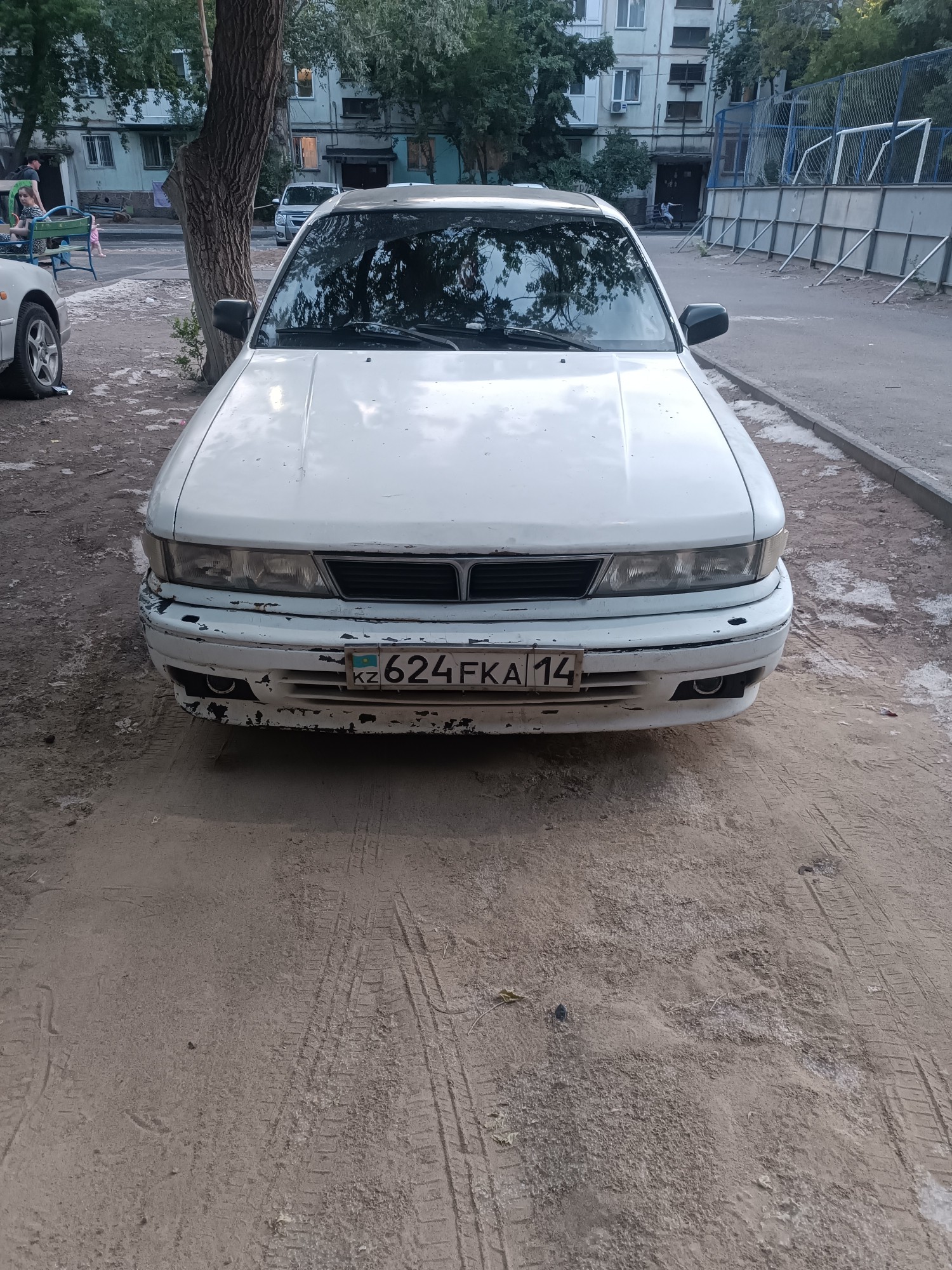 Mitsubishi Galant 1989