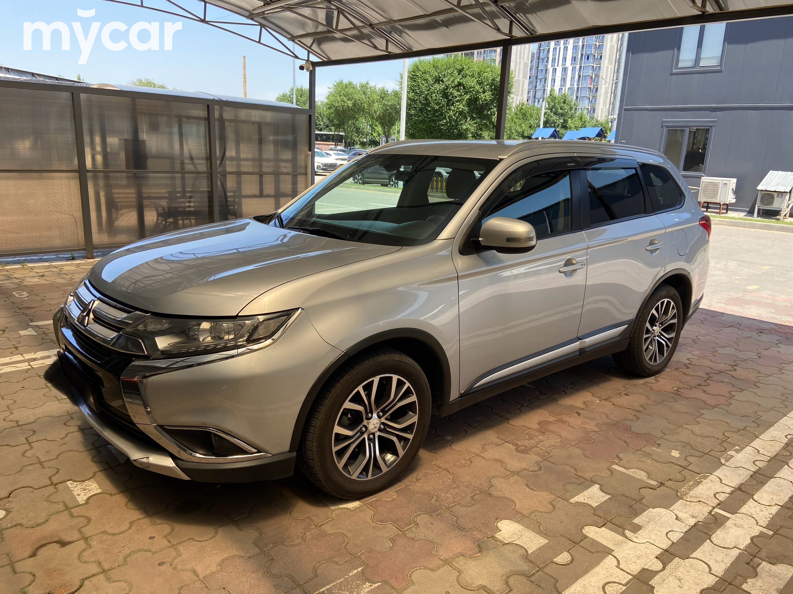 Mitsubishi Outlander 2015