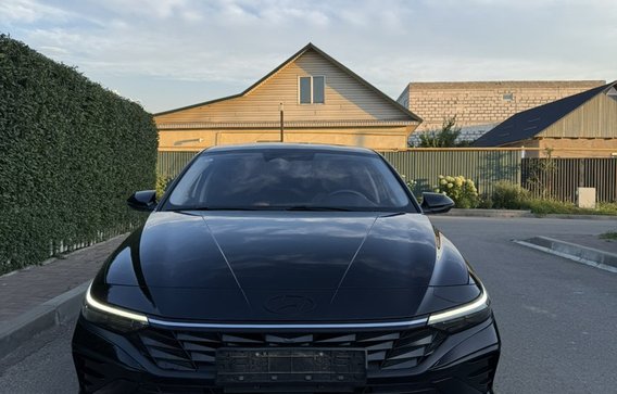 Hyundai Elantra 2024
