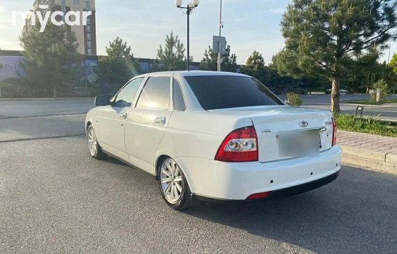 LADA Priora 2015