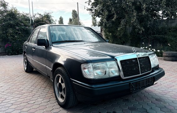 Mercedes-Benz E-Класс 1987
