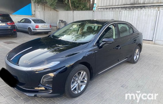 Hongqi E-QM5 2025