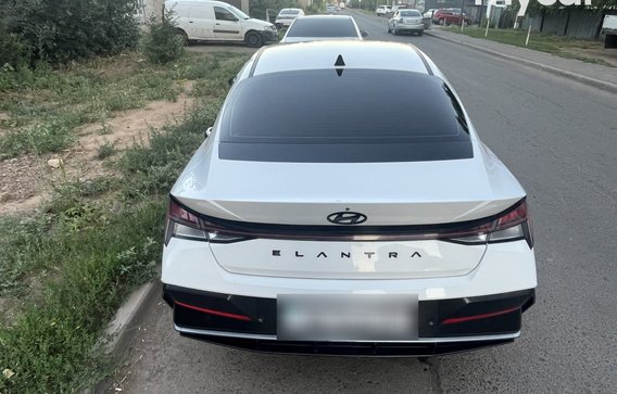 Hyundai Elantra 2024